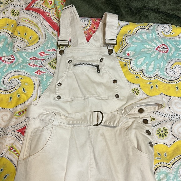 Buffbunny over it alls - Picture 2 of 5